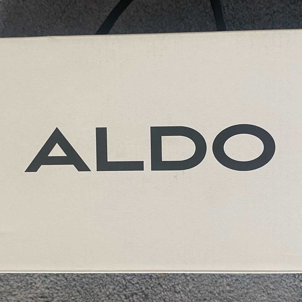 ALDO Slides - Picture 4 of 4
